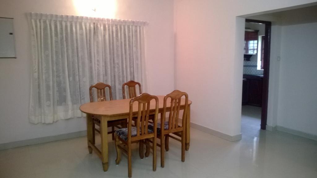 Indeevaram Apartments Kovalam Zimmer foto